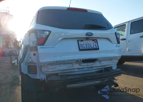 2018 Ford Escape Se из США, поврежденный, VIN 1FMCU0GD1JUD51371